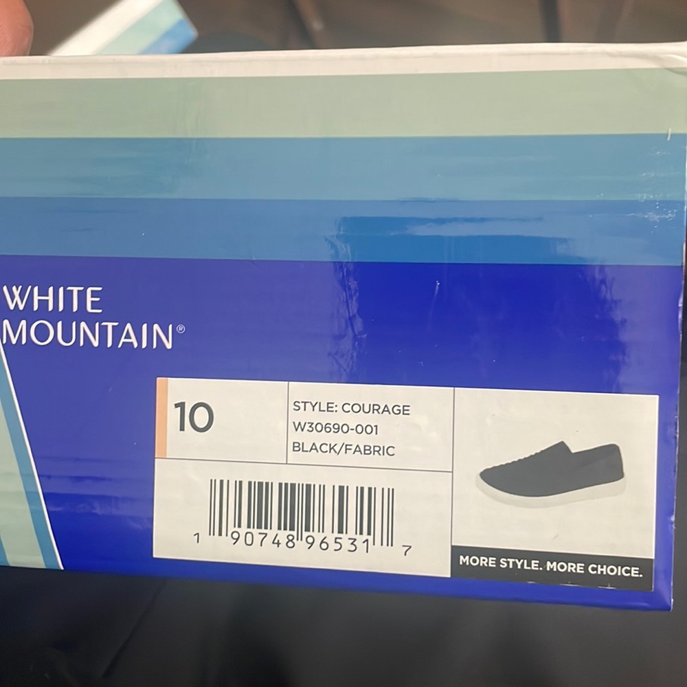 White mountain shoes , brand new